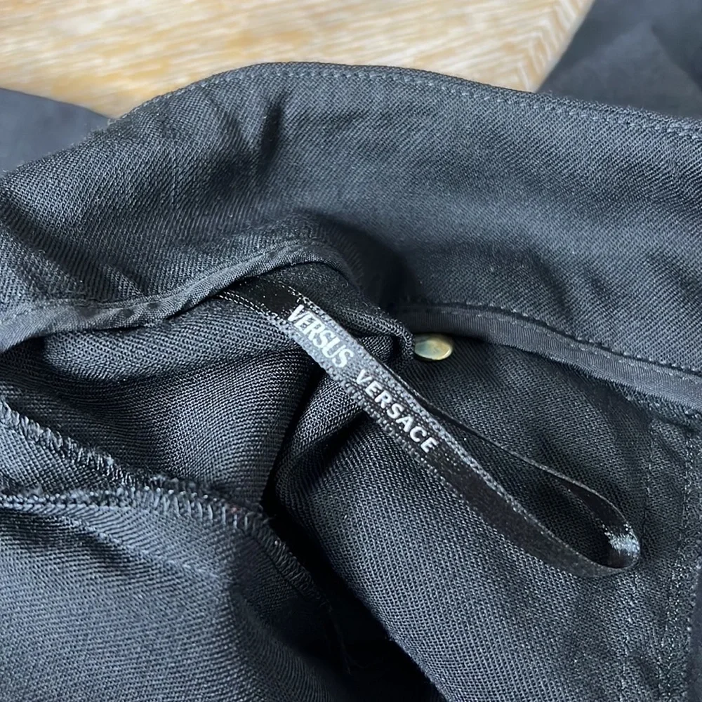 GIANNI VERSACE Black Loose Knee Length Cuffed Shorts 40 - Picture 4 of 9